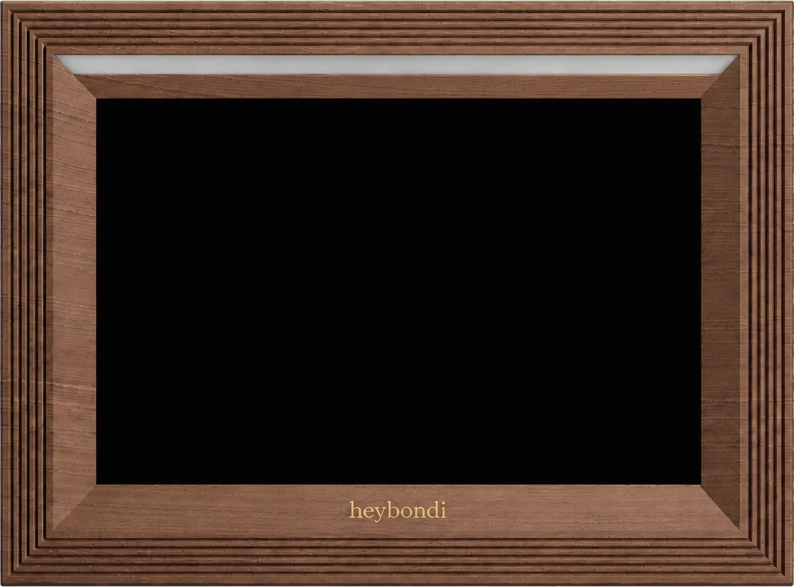 Front of the wooden HeyBondi family frame with the lightbar off